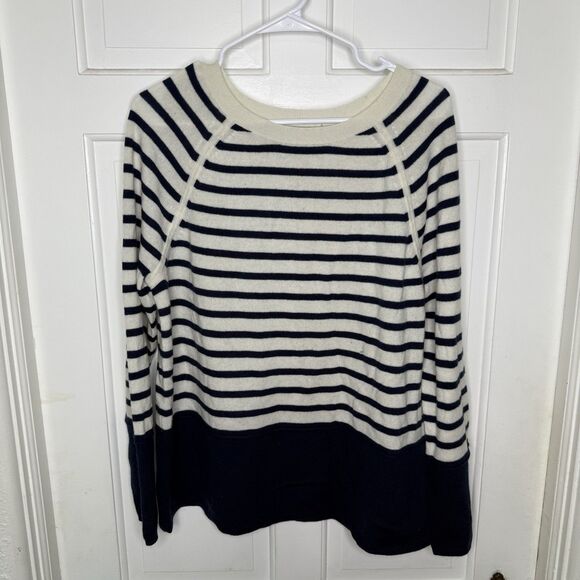 Vince Women's Striped Sweater Size M Wool Cashmere White Navy Preppy Coastal - Picture 1 of 6